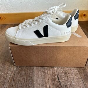 Veja Women’s Campo Leather Sneakers